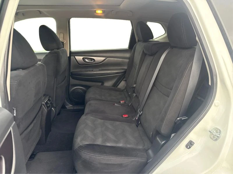 2016 Nissan Rogue - Image 10 of 12