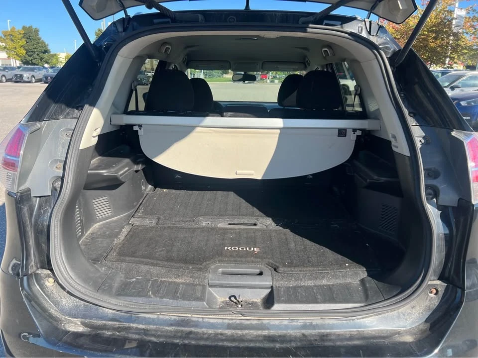 2016 Nissan Rogue - Image 9 of 14