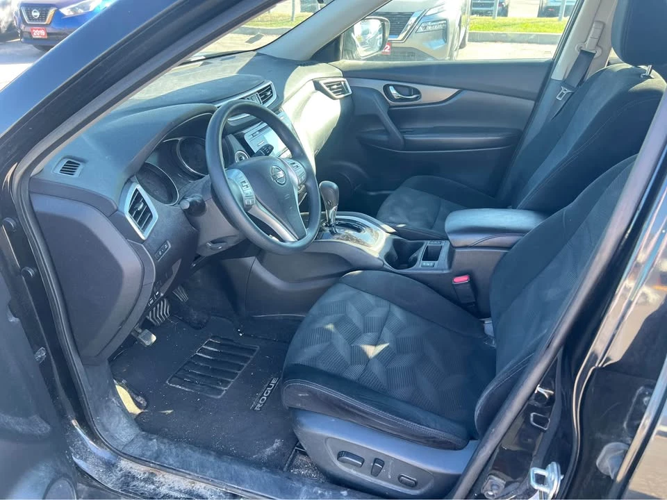 2016 Nissan Rogue - Image 11 of 14