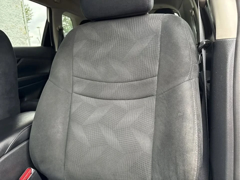 2016 Nissan Rogue - Image 11 of 20