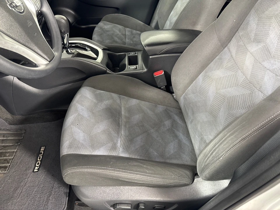 2016 Nissan Rogue - Image 11 of 12