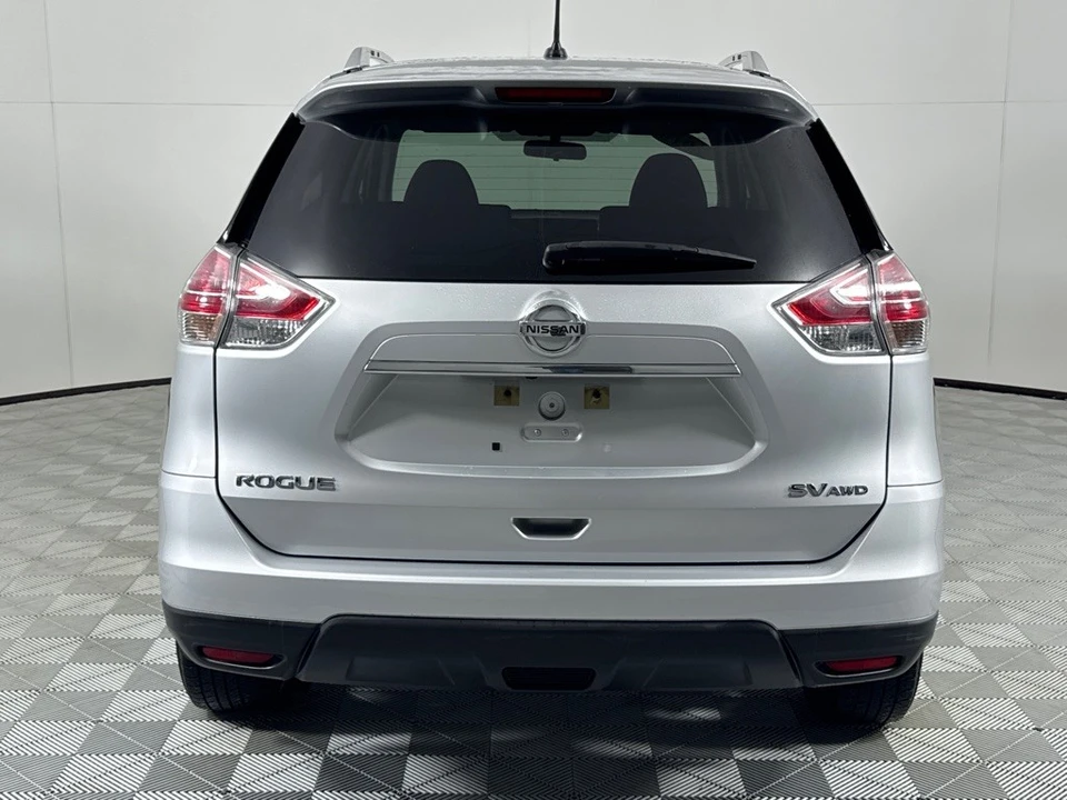 2016 Nissan Rogue - Image 6 of 12