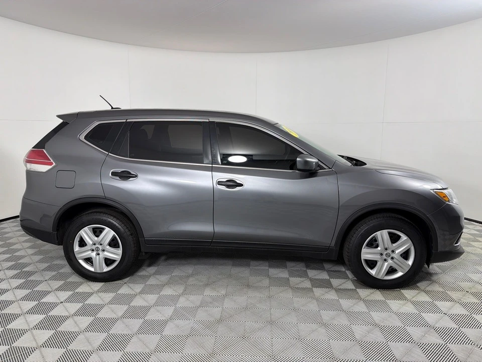 2016 Nissan Rogue - Image 4 of 12
