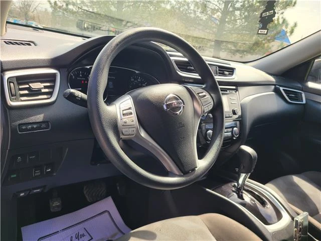 2016 Nissan Rogue - Image 9 of 12
