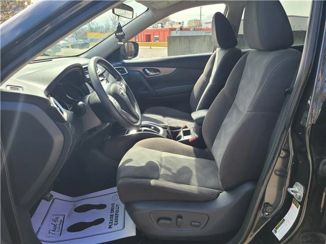 2016 Nissan Rogue - Image 10 of 12
