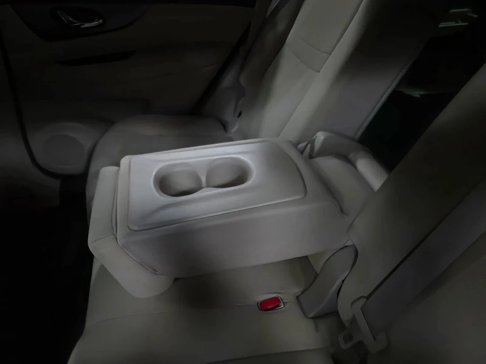 2016 Nissan Rogue - Image 17 of 21