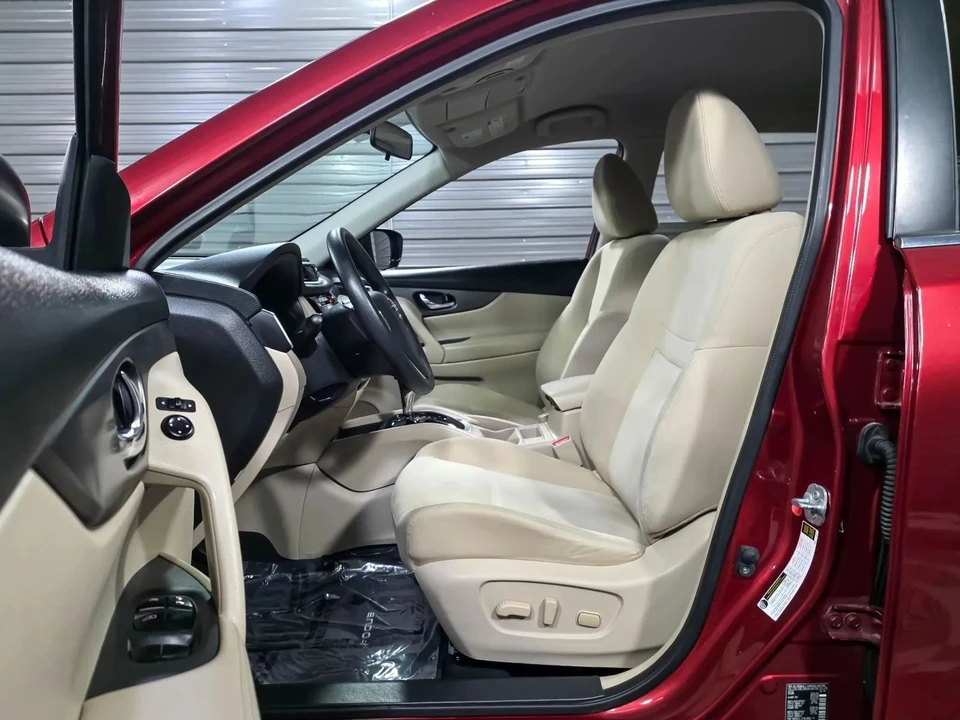 2016 Nissan Rogue - Image 13 of 21