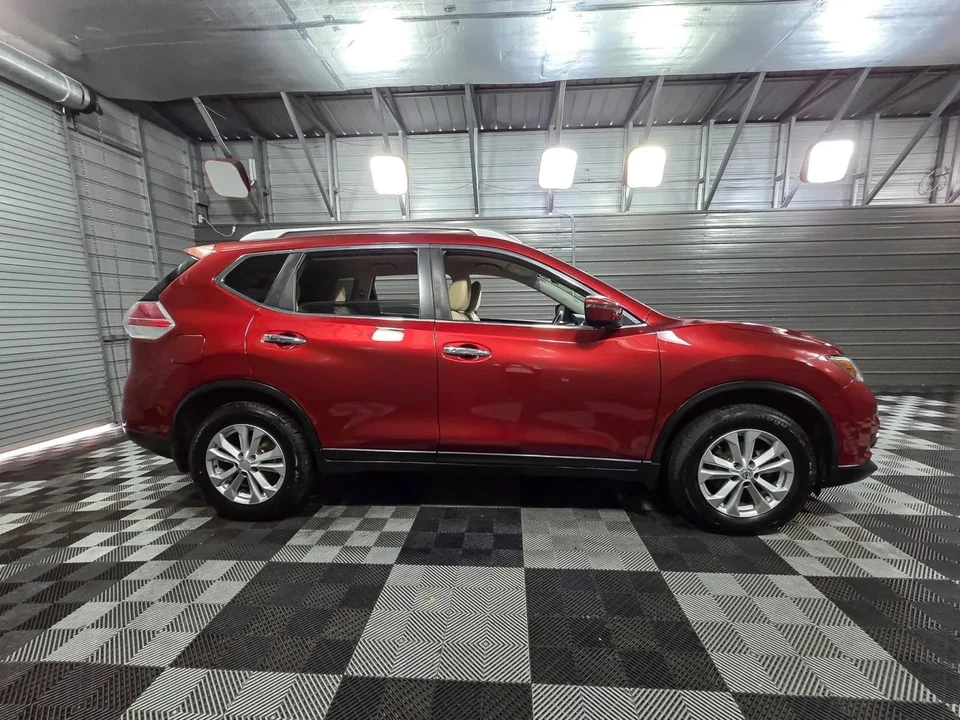 2016 Nissan Rogue - Image 9 of 21