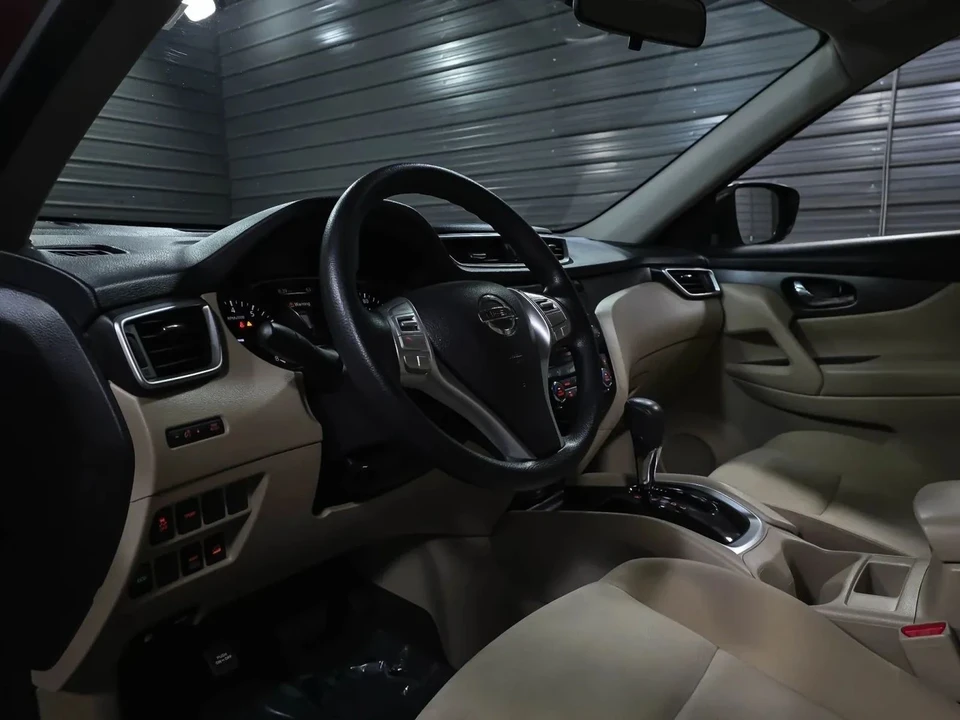 2016 Nissan Rogue - Image 10 of 21