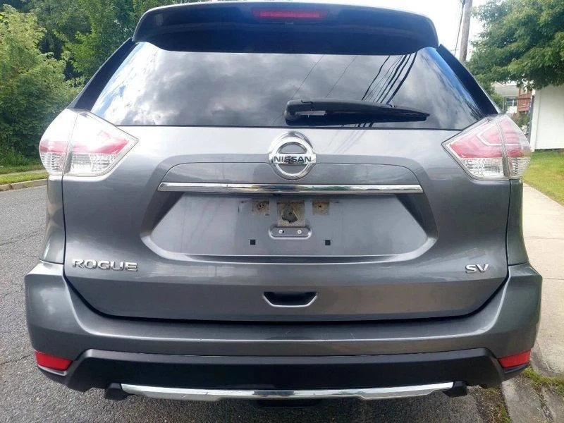 2016 Nissan Rogue - Image 10 of 12