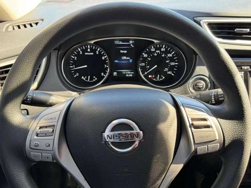 2016 Nissan Rogue - Image 11 of 12