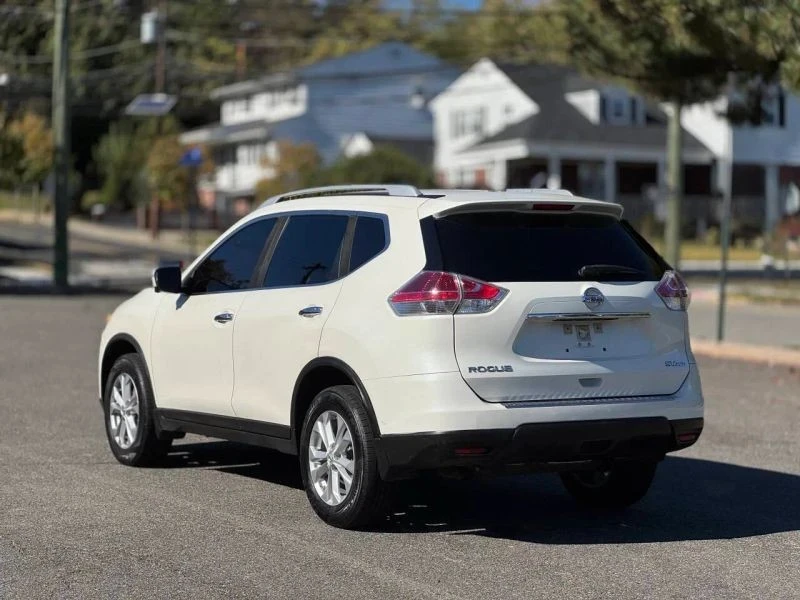 2016 Nissan Rogue - Image 6 of 12