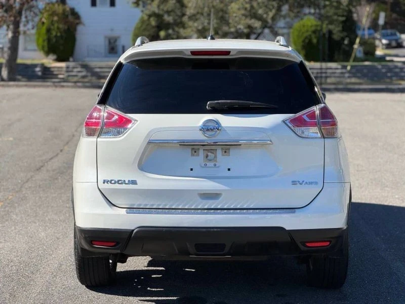 2016 Nissan Rogue - Image 7 of 12