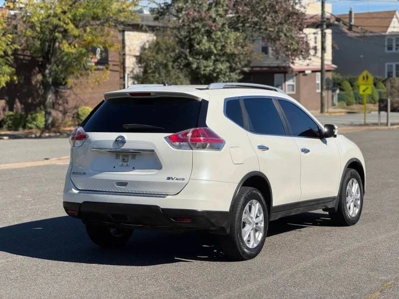 2016 Nissan Rogue - Image 8 of 12