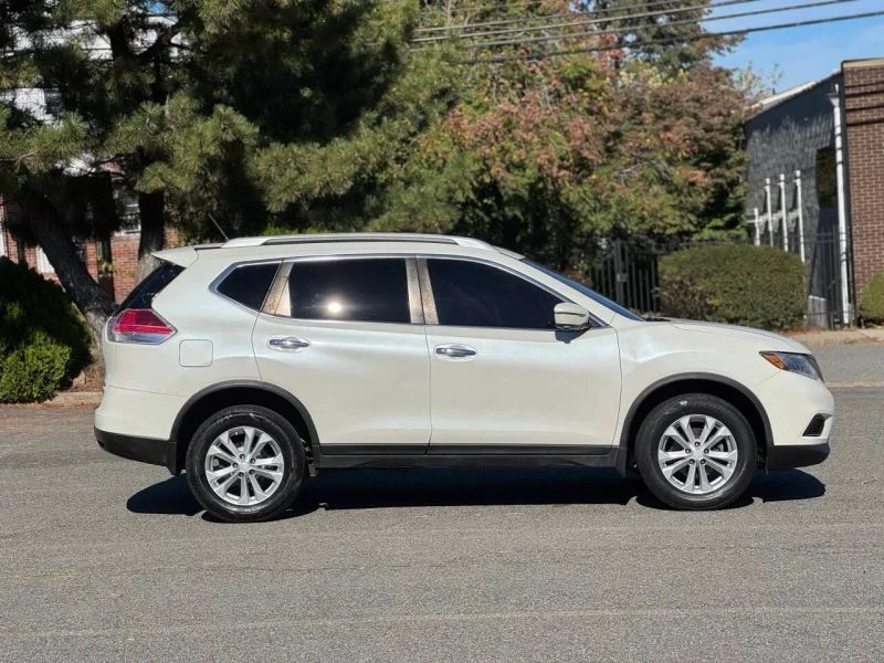 2016 Nissan Rogue - Image 4 of 12