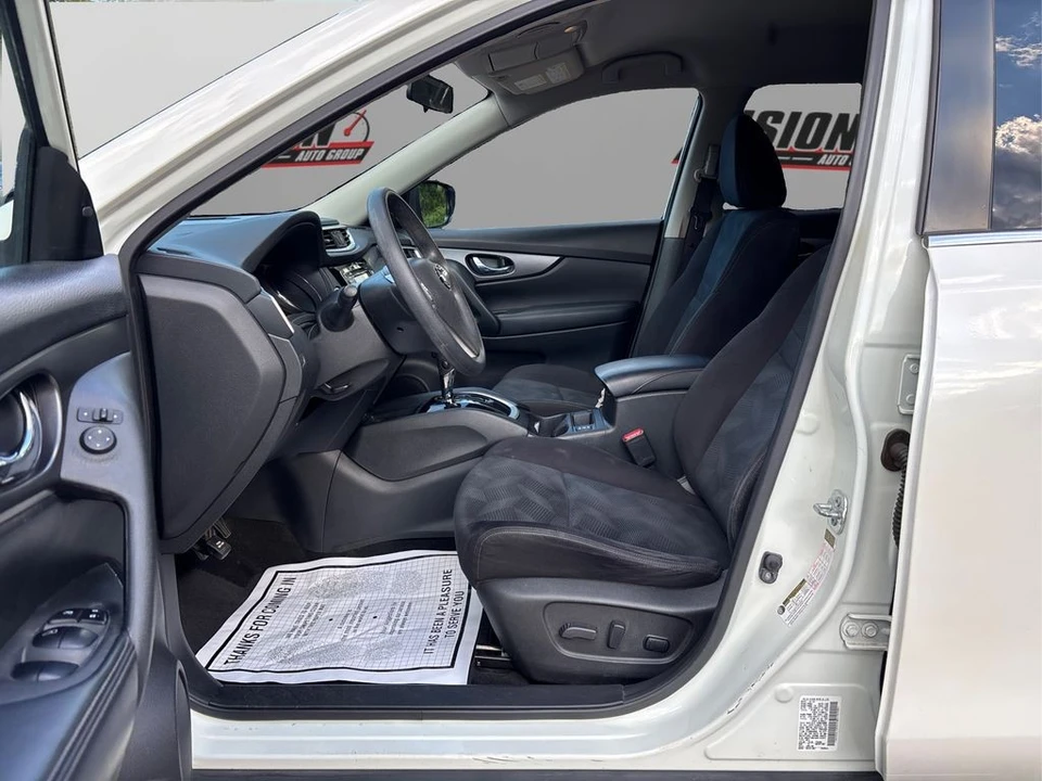 2016 Nissan Rogue - Image 9 of 12