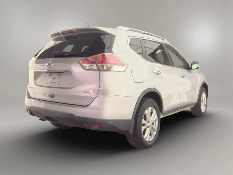 2016 Nissan Rogue - Image 2 of 3