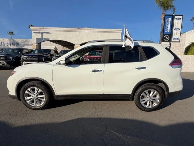 2016 Nissan Rogue - Image 4 of 12