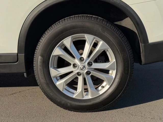 2016 Nissan Rogue - Image 11 of 12