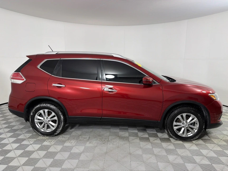 2016 Nissan Rogue - Image 4 of 12