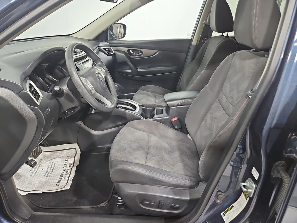 2016 Nissan Rogue - Image 10 of 12