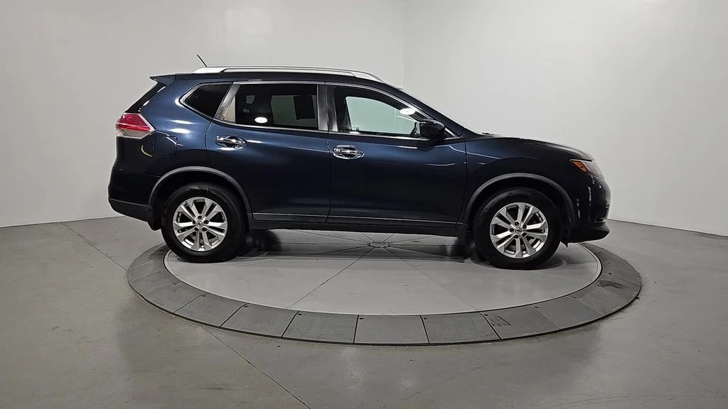 2016 Nissan Rogue - Image 7 of 12