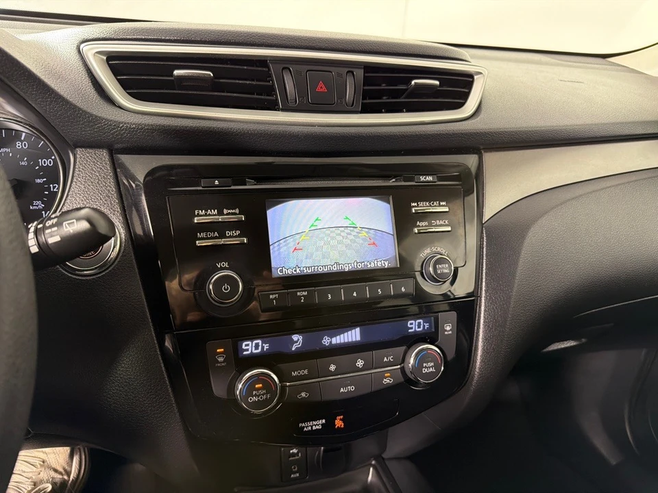 2016 Nissan Rogue - Image 17 of 21