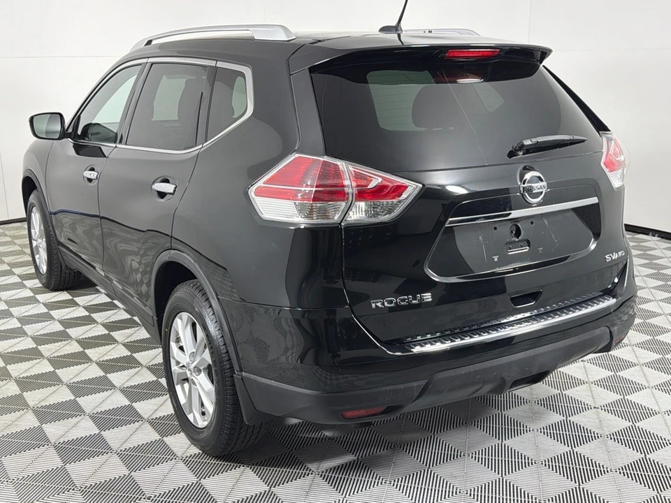 2016 Nissan Rogue - Image 7 of 21