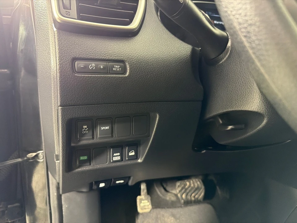 2016 Nissan Rogue - Image 14 of 21