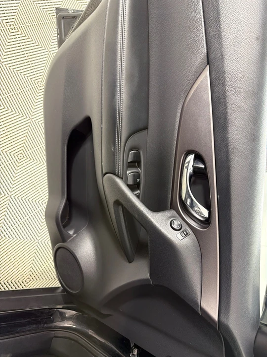2016 Nissan Rogue - Image 11 of 21