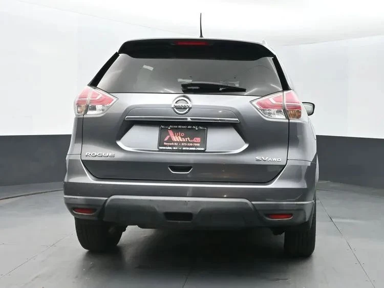 2016 Nissan Rogue - Image 8 of 12