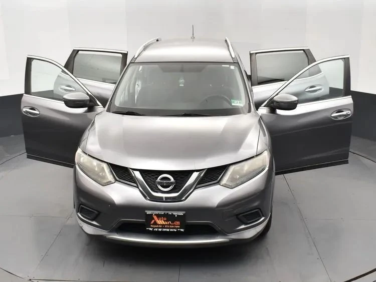 2016 Nissan Rogue - Image 10 of 12
