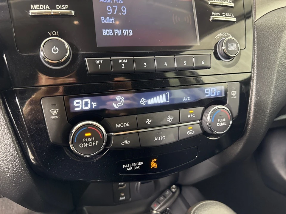 2016 Nissan Rogue - Image 18 of 21