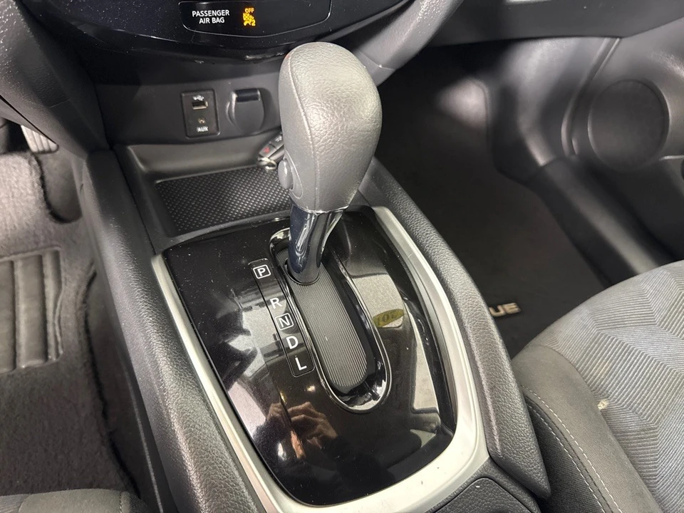 2016 Nissan Rogue - Image 19 of 21