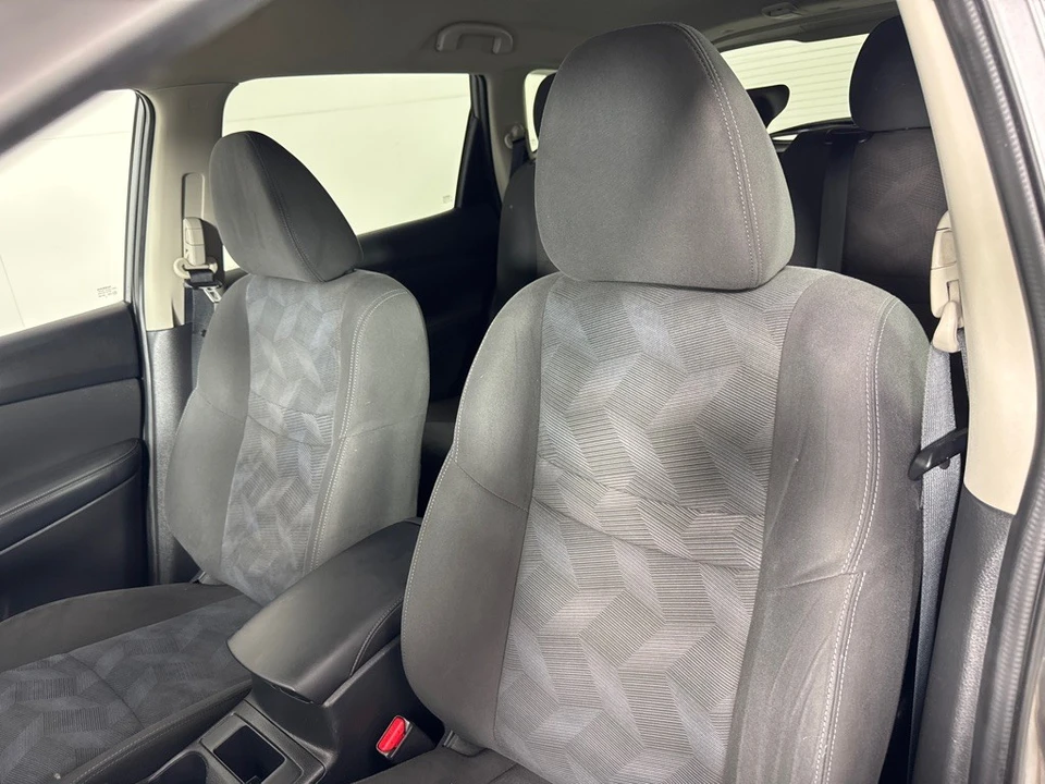 2016 Nissan Rogue - Image 13 of 21