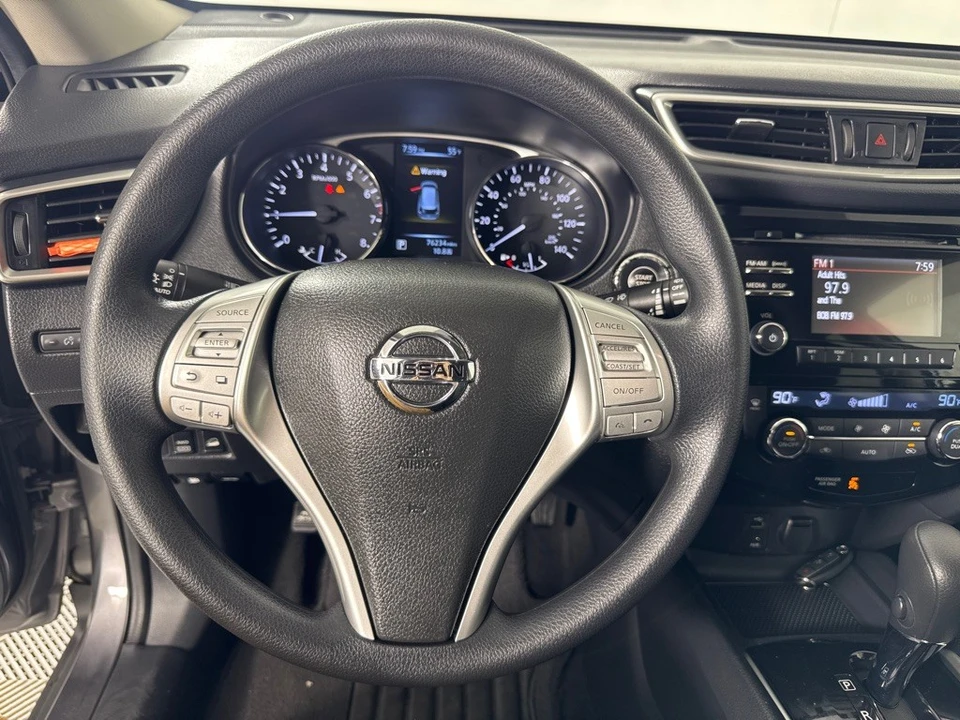 2016 Nissan Rogue - Image 15 of 21