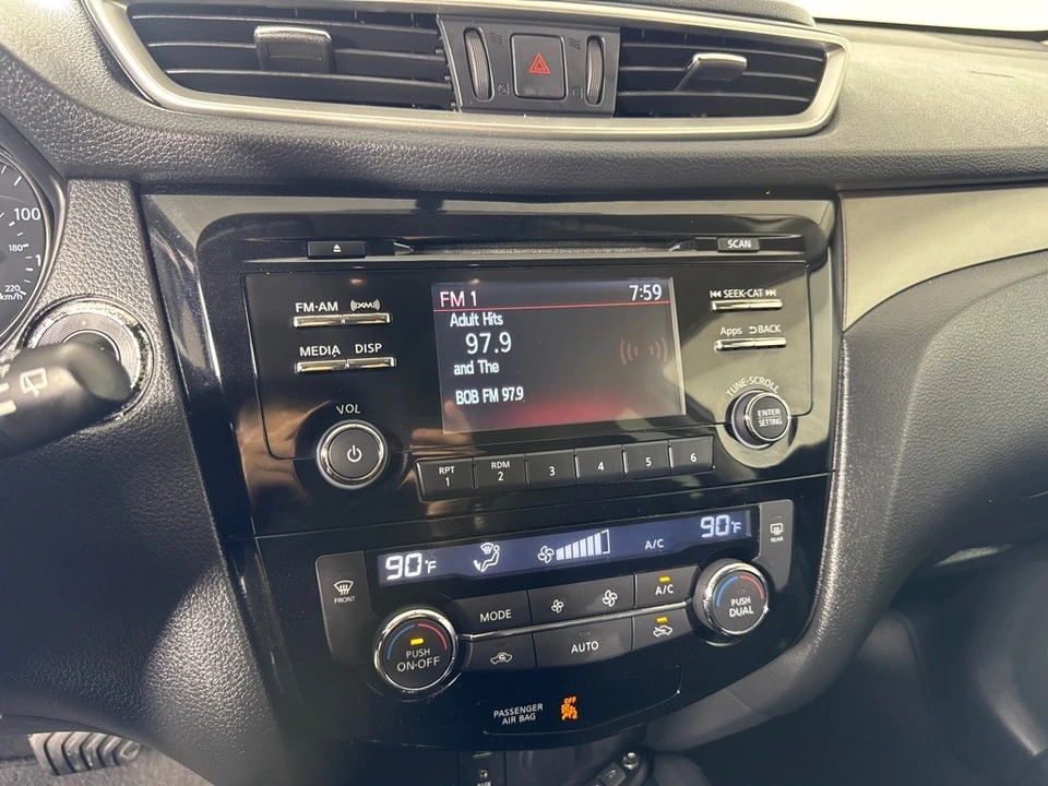 2016 Nissan Rogue - Image 16 of 21