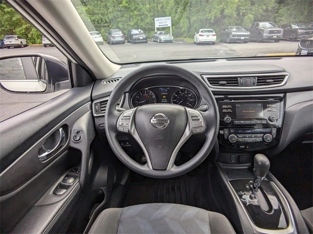 2016 Nissan Rogue - Image 16 of 21