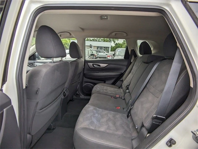 2016 Nissan Rogue - Image 14 of 21