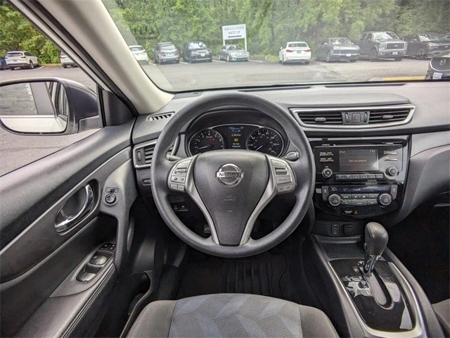 2016 Nissan Rogue - Image 16 of 21