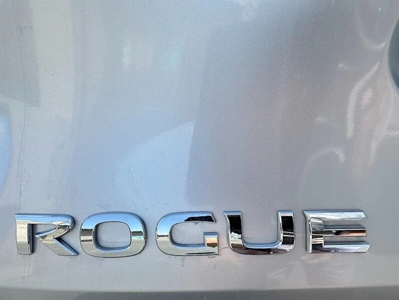 2016 Nissan Rogue - Image 16 of 21