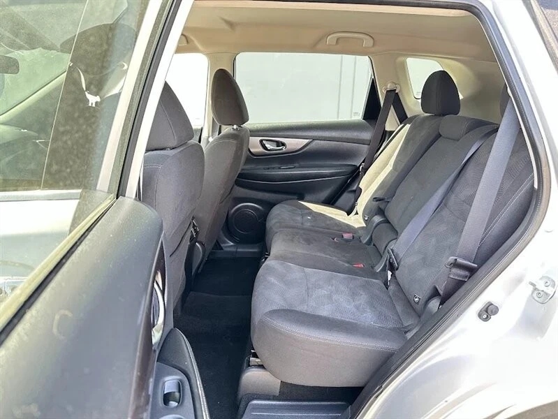 2016 Nissan Rogue - Image 6 of 21