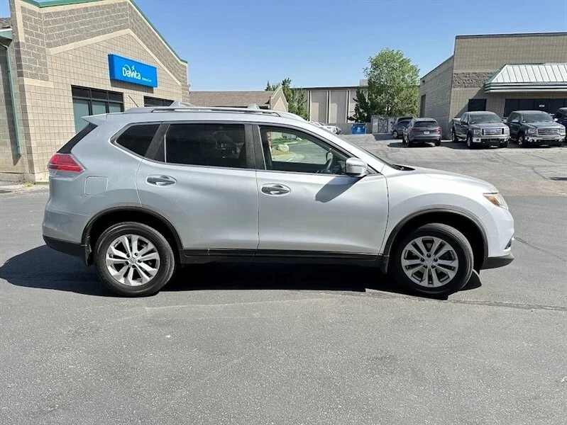 2016 Nissan Rogue - Image 11 of 21
