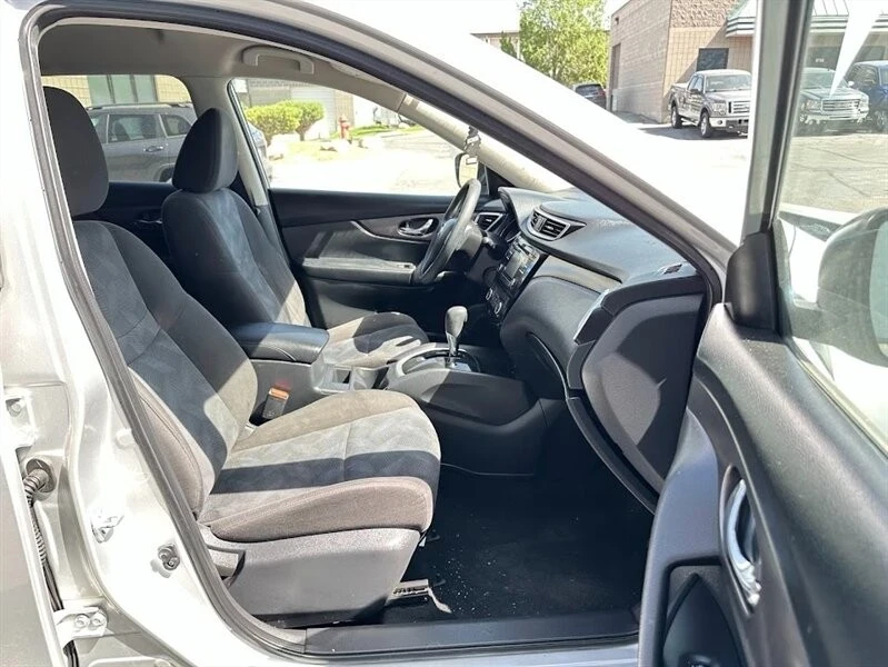 2016 Nissan Rogue - Image 12 of 21