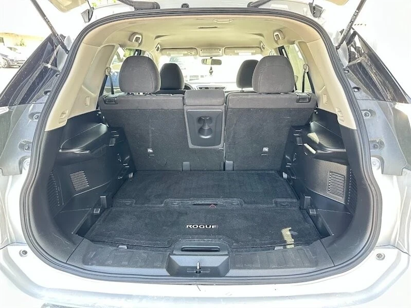2016 Nissan Rogue - Image 8 of 21