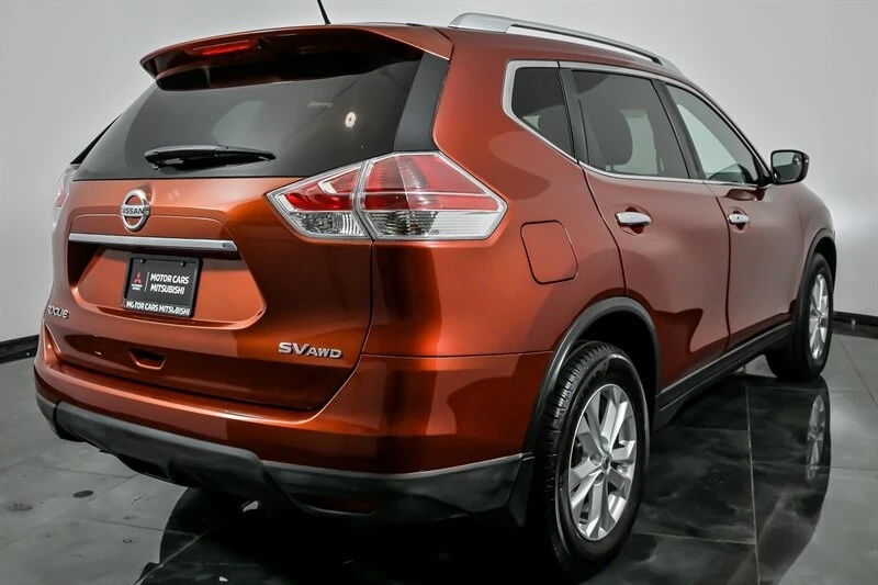 2016 Nissan Rogue - Image 10 of 12