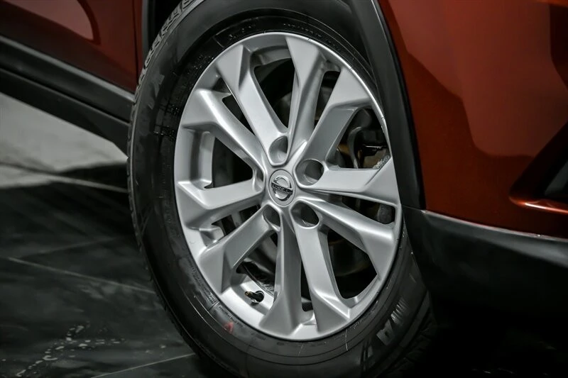 2016 Nissan Rogue - Image 3 of 12
