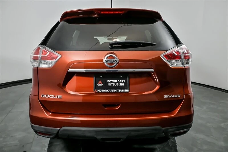 2016 Nissan Rogue - Image 9 of 12