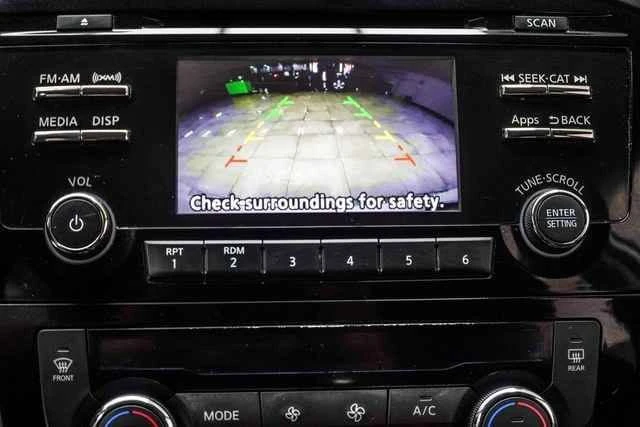 2016 Nissan Rogue - Image 9 of 13