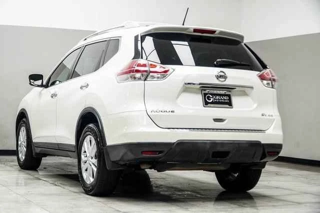 2016 Nissan Rogue - Image 7 of 13
